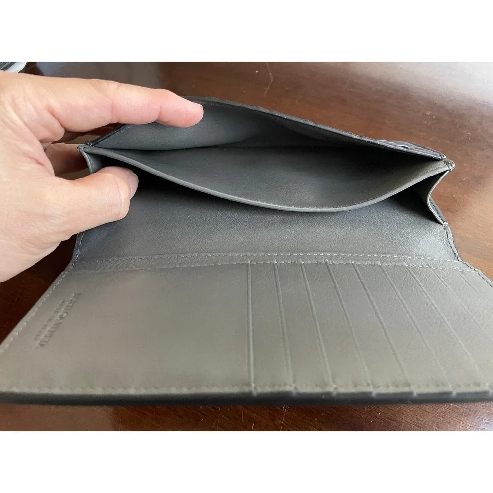 Bottega Veneta 609402‎ Leather Large weave intrecciato Black and Gray Wallet